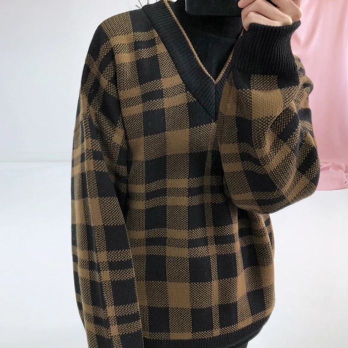 RT No. 415 PLAID V-NECK