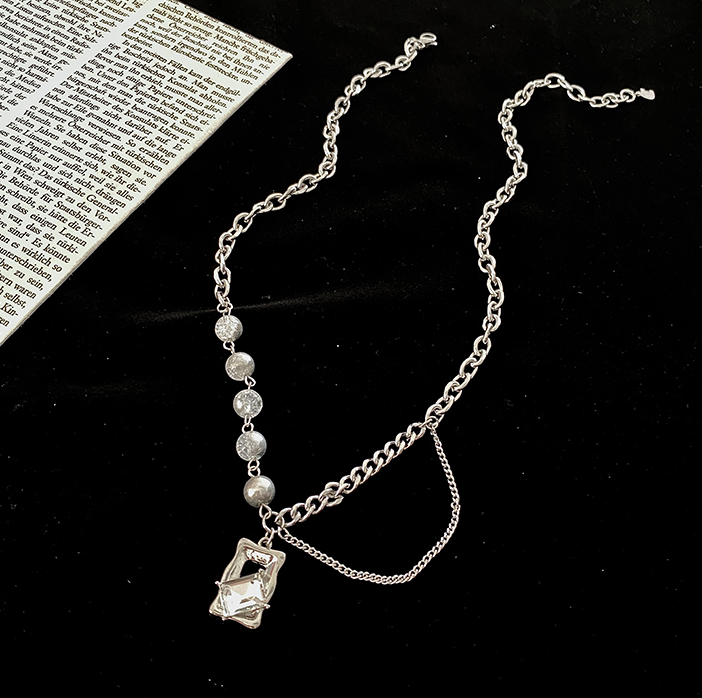 DOUBLE LAYER MULTI CHAIN PEARL PENDANT NECKLACE